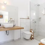 Holiday home Seven-bedroom In Zaboric