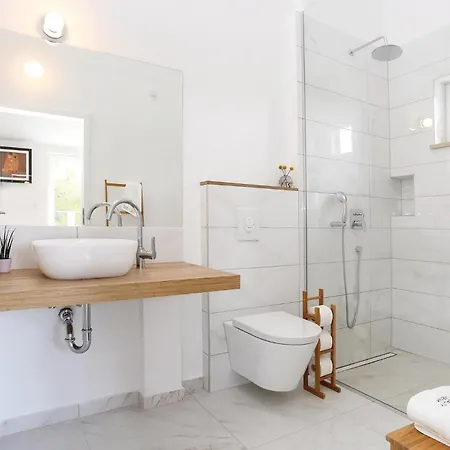 بيت للعطل Seven-bedroom In زابوريتش