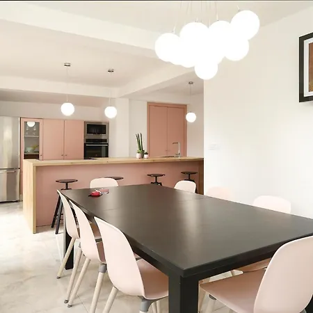 Seven-Bedroom Holiday Home In Zaboric