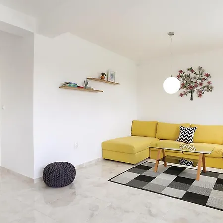 Seven-bedroom In زابوريتش