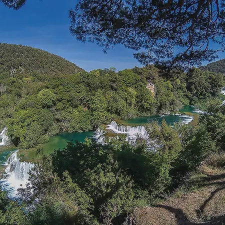 Dom wakacyjny Seven-Bedroom Holiday Home In Zaboric *