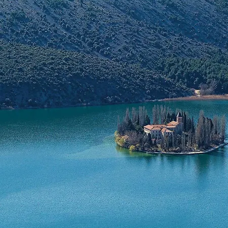 Feriehus Seven-bedroom In *