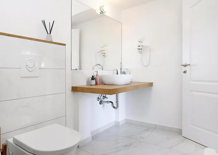 Vikendica Seven-bedroom In *