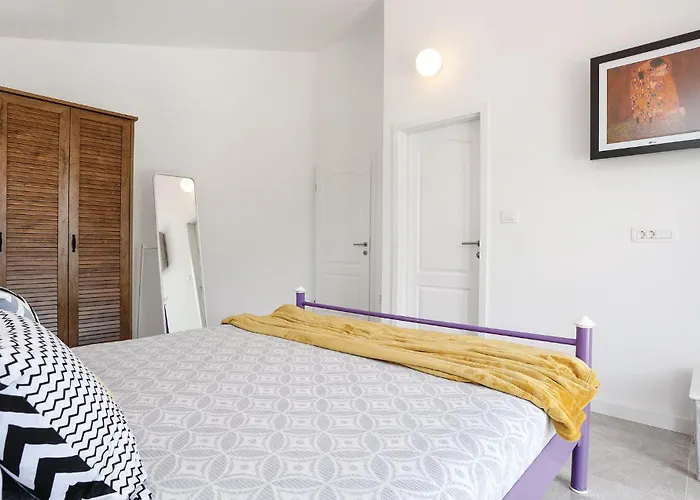 Semesterbostad Seven-bedroom In Zaboric