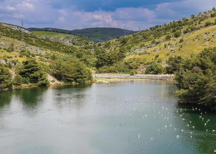 Seven-bedroom In Semesterbostad Zaboric