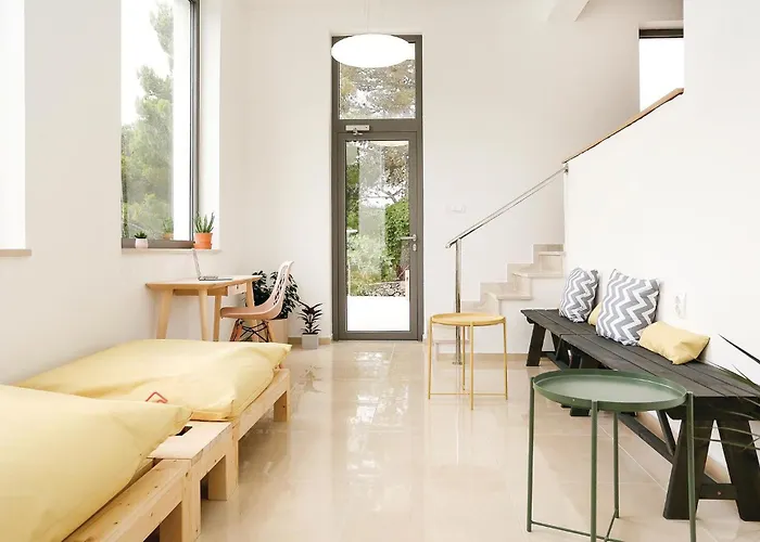 Semesterbostad Seven-bedroom In