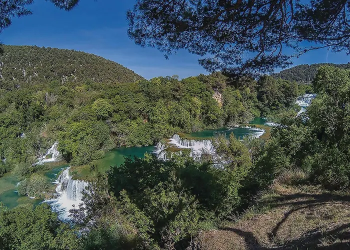 Vikendica Seven-bedroom In *