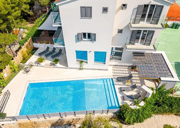 Vikendica Seven-bedroom In Zaboric